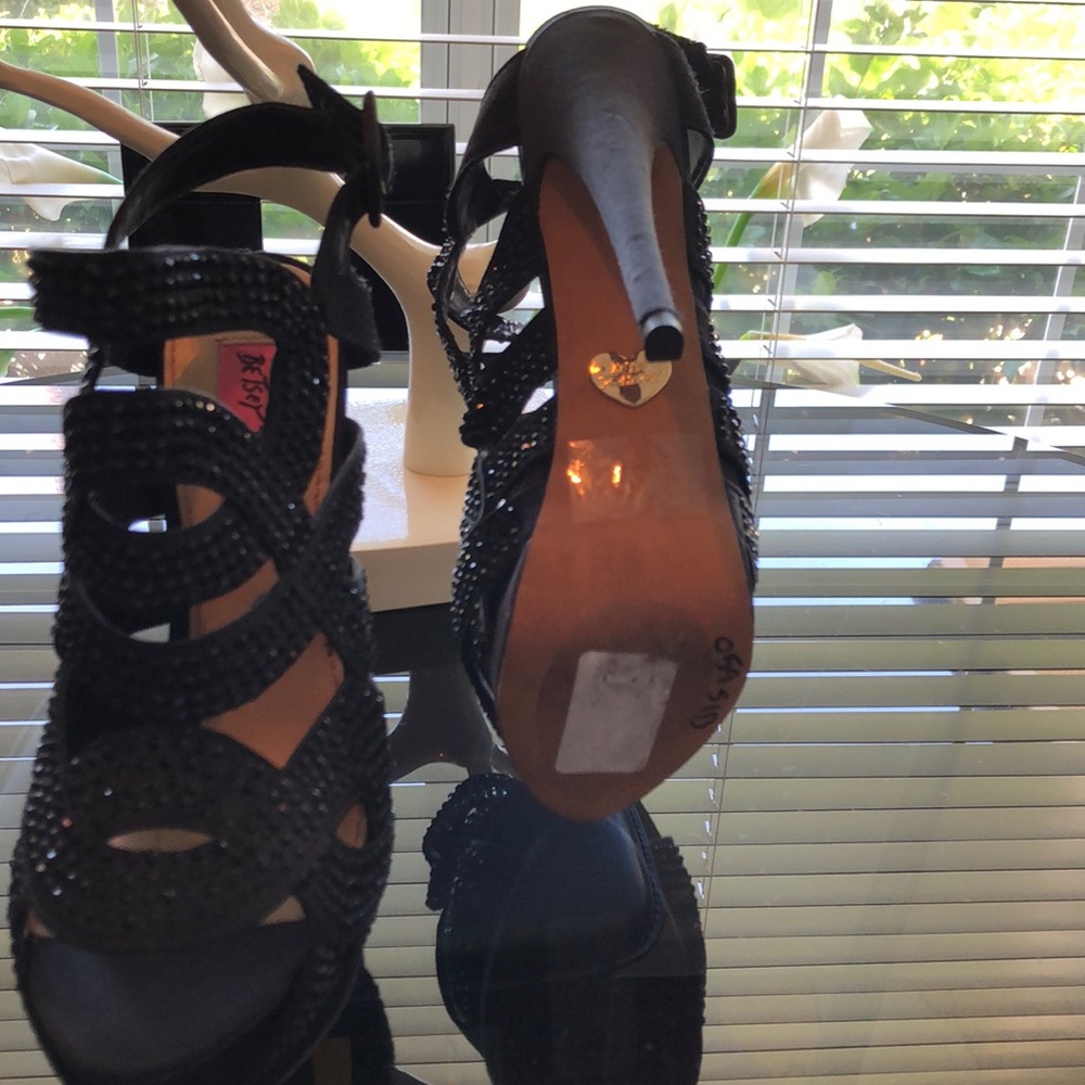 Shoe - Picture 5 of 5
